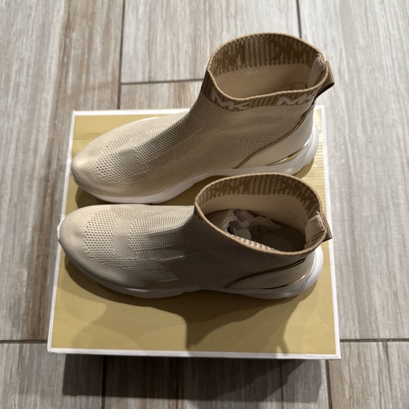 Michael Kors Katrina Knit Bootie Repeat Knit Sneakers Light Cream Multi - Picture 3 of 7